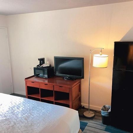 Super 8 By Wyndham San Jose Airport Motel Santa Clara Bagian luar foto