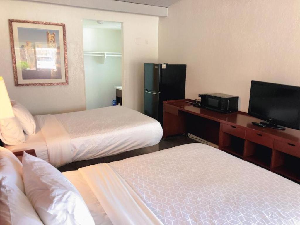Super 8 By Wyndham San Jose Airport Motel Santa Clara Bagian luar foto